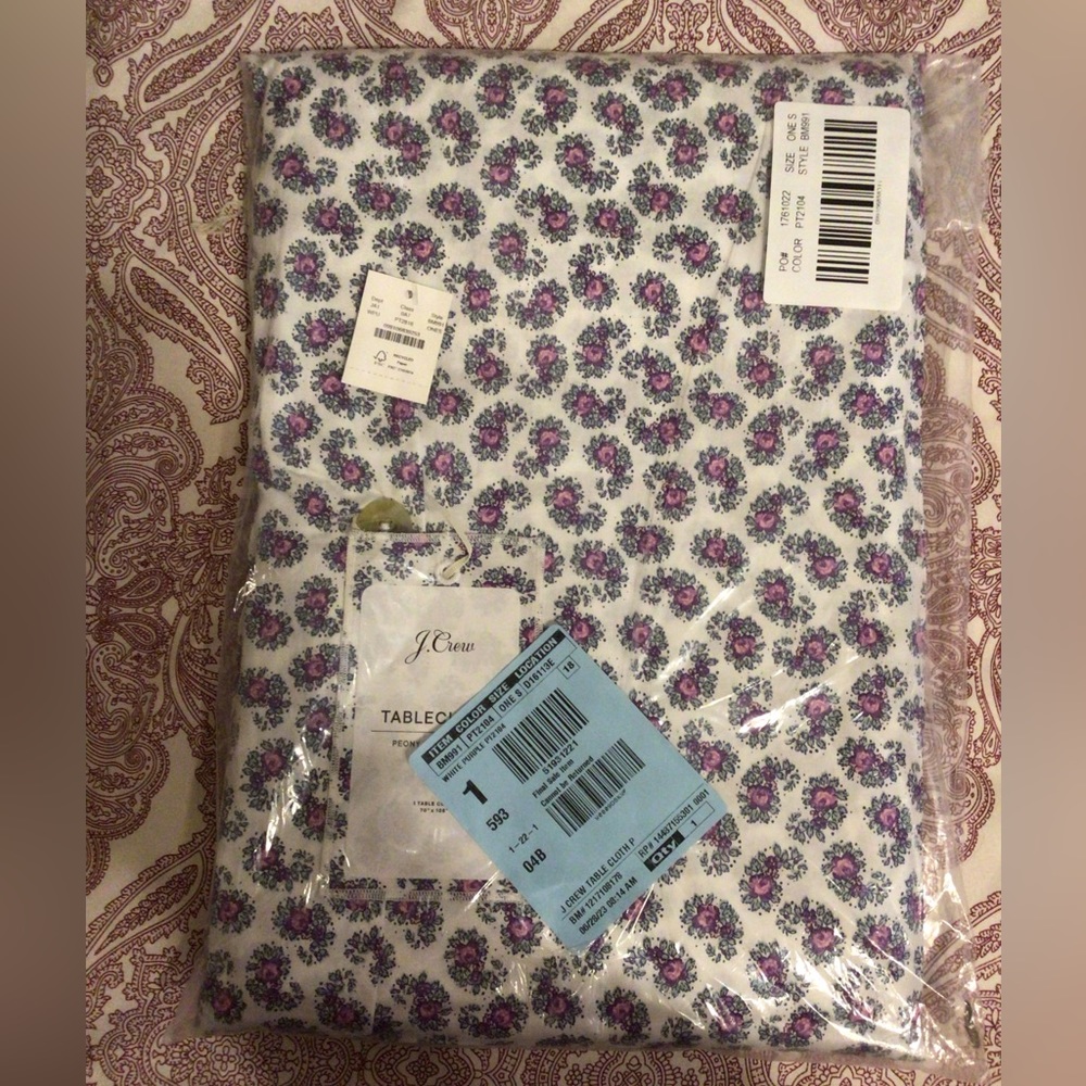 NWT J. Crew Limited EditionTablecloth - Picture 6 of 6